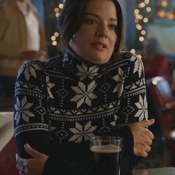 Snowflake Turtleneck Sweatshirt Plus - Picture 2 of 12